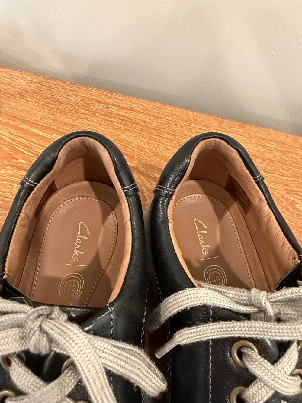 Clarks Black Leather Low-Top Sneakers with Cream Laces